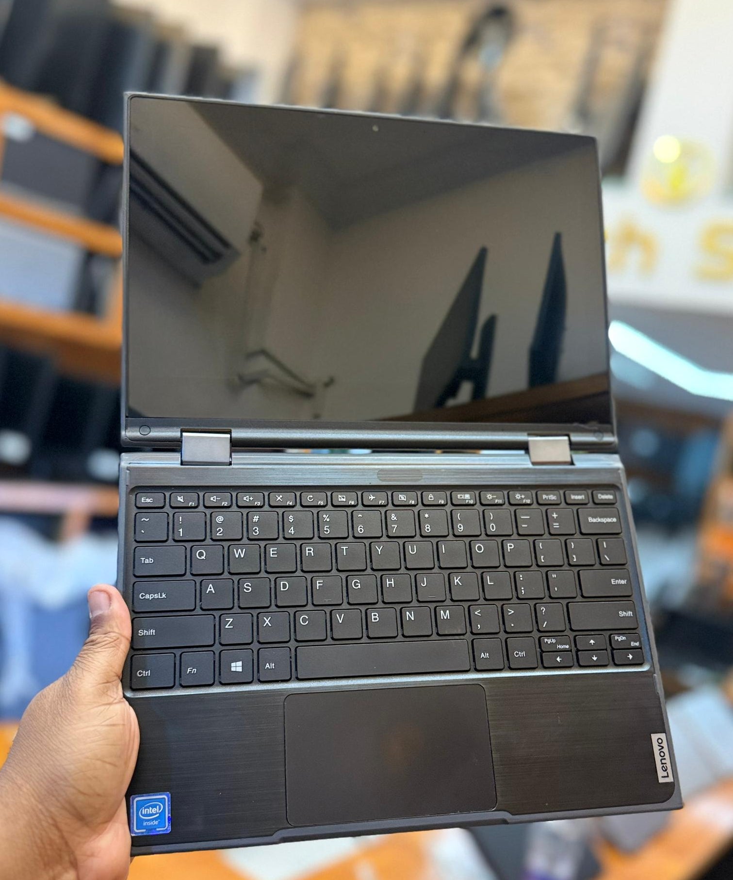 Lenovo 300e Touch 360 rotation c: 128 gb / c: 64 gb storage 4gb ram